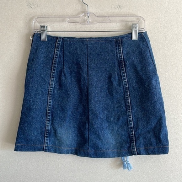 Urban Outfitters Remade Lace Up Micro Jean Mini Skirt Women’s Size Medium Denim - Picture 4 of 6